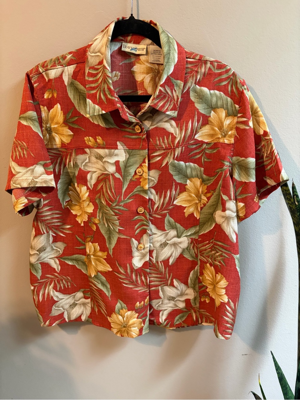 TravelSmith Women’s Tropical Floral Hawaiian Shirt – Size XL
#0025